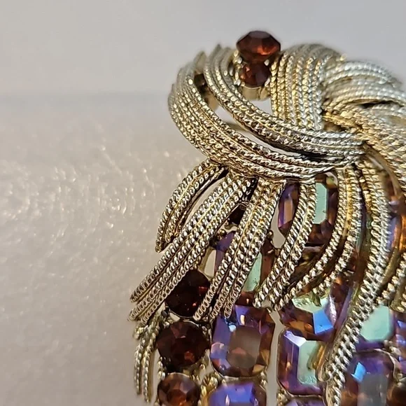FRANCIOS by CORO AB Brown & AB Pinkish Various Shaped Stones on Goldtone Brooch - Picture 4 of 8